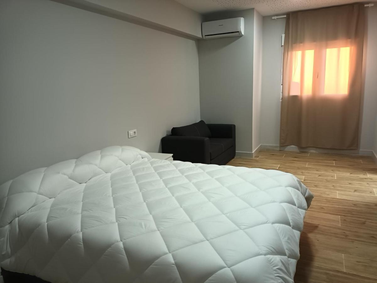 Hostal Cerro Del Castillo フミーリャ エクステリア 写真
